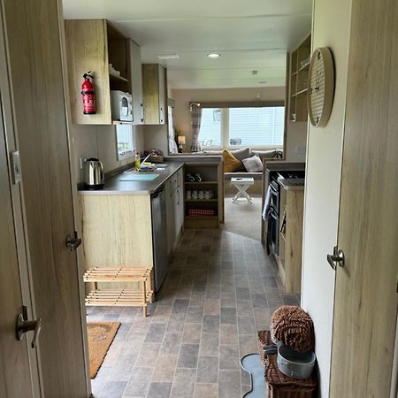 Cookies Den Hotel Weymouth Bagian luar foto