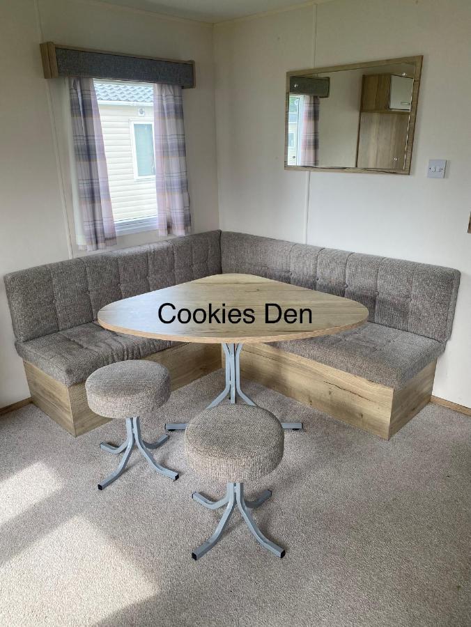 Cookies Den Hotel Weymouth Bagian luar foto