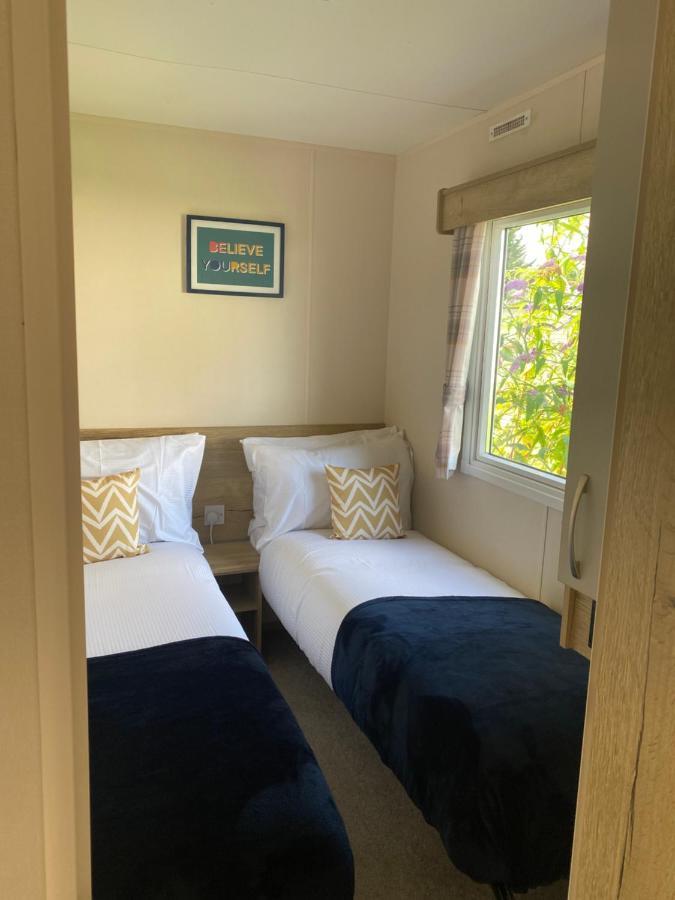 Cookies Den Hotel Weymouth Bagian luar foto