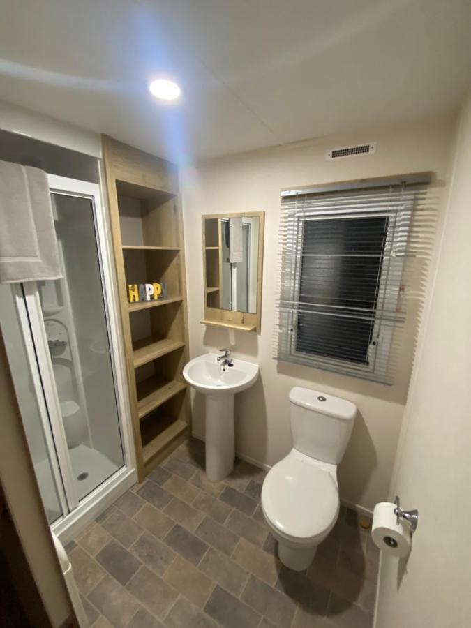 Cookies Den Hotel Weymouth Bagian luar foto